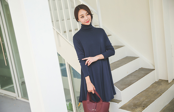 Paula napping neck Flare Dress