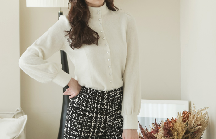 Soft pearl Wool Blouse