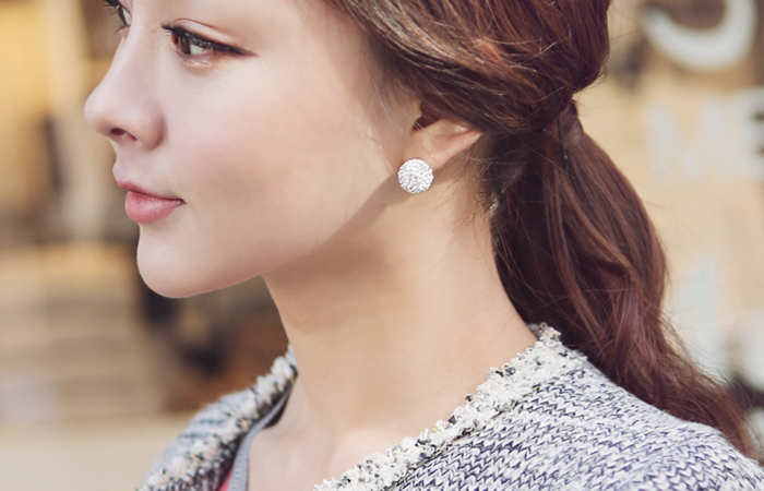 bolding large earring