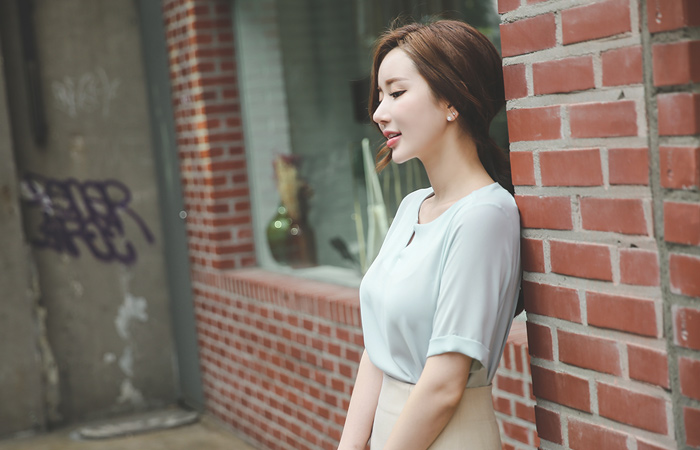 V £ pearl Round Blouse (short sleeves)