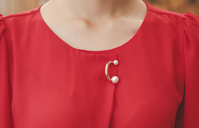 Harp Pearl Ring Folded Blouse