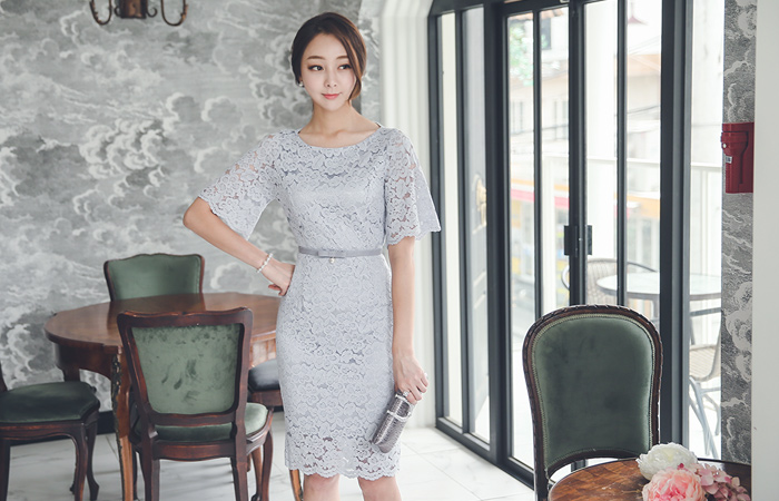 Bell Sleeve Pearl Belt Race Dress
