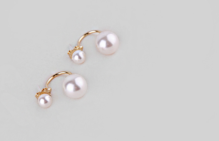 Double pearl earring