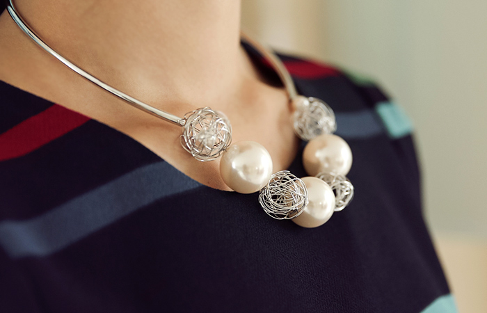 twisted pearl ball Necklace