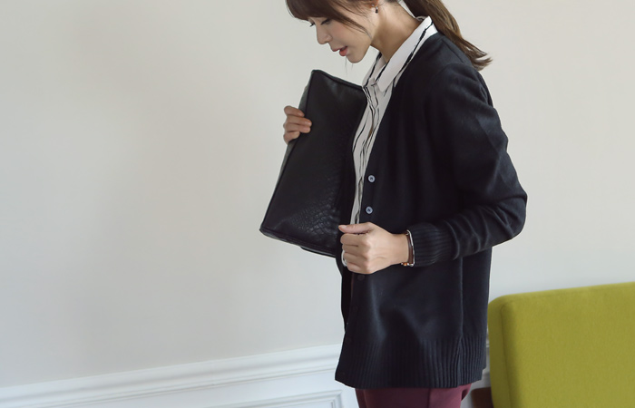 Winter Basic V-neck Cardigan