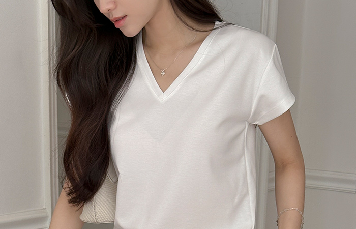 Air Span T VNeck Short-sleeve T-shirt